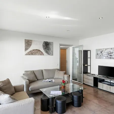 Art - Balcony And Parking - Happy Appartement Locarno